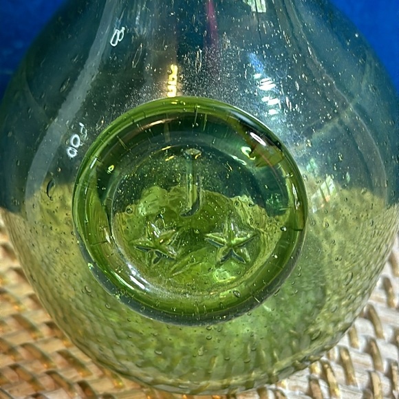 Jamestown Handblown Glass Reproduction Green Onion Bottle Seal with J & 2 Stars - Picture 2 of 6